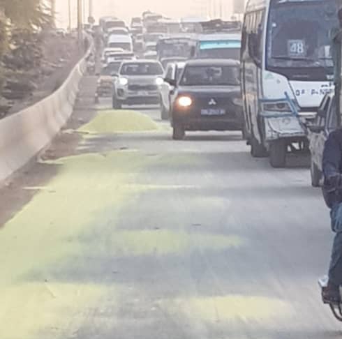 Flash info : l’autoroute à péage bloquée, du soufre déversé partout -(images)
