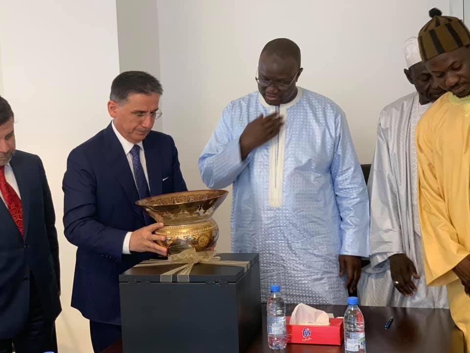 (Images)   Makhtar Cissé reçoit la visite d’une délégation du groupe Turc Duygu