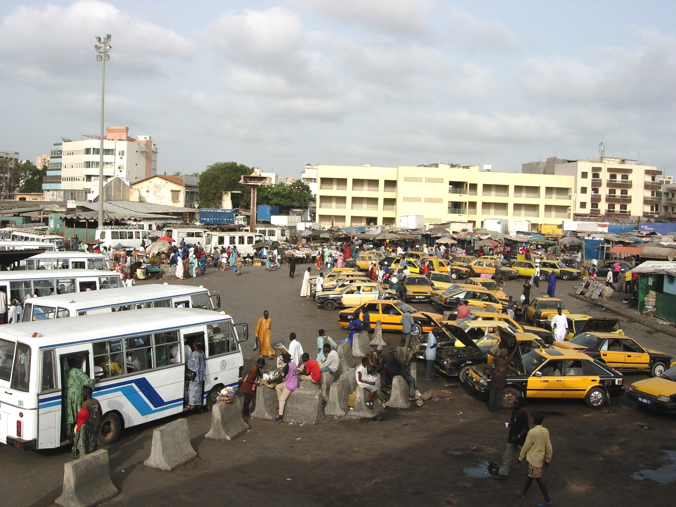 ( Reportage) Transports publics et Coronavirus : les mesures fortes de Dakar Dem Dikk et AFTU