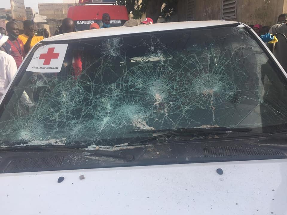 COVID19 à Malika : Adji Mergane Kanouté déplore la scène de violence sur les agents de la croix rouge