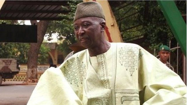 Mali : l’ancien ministre Bah Ndaw nommé président de la transition au Mali, Assimi Goita à la vice présidence