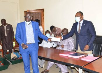 Séance de travail entre le Ministère de l’Urbanisme, du Logement et de l’Hygiène publique et le comité de suivi de la mise en œuvre des opérations du “Force Covid 19”