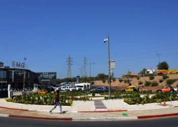 Le ministre de l’Urbanisme, du Logement et de l’Hygiène publique Abdou Karim Fofana a procédé ce mardi 7 avril à la réception de quatre giratoires aménagés en présence de Soham El Wardini, maire de Dakar