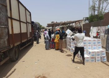 Le Ministère de l’Urbanisme, du Logement et de l’Hygiène publique a procédé, ce samedi 2 mai, à une remise de denrées alimentaires et de produits nettoyants aux populations des bidonvilles…