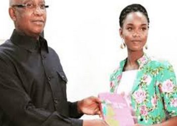 FRANCE : Diary Sow retrouve son parrain Serigne Mbaye Thiam.