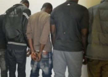 Violation de l’arrêté ministériel à Saly : Une trentaine de personnes arrêtées.