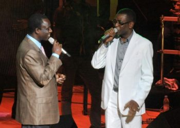 Youssou Ndour encore lauréat de Grammy Awards 2021 et le dédie à feu Thione Seck