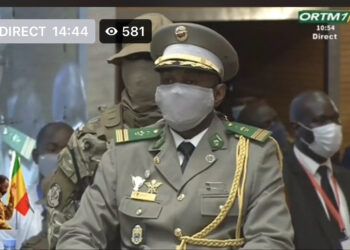 Mali: le colonel Assimi Goïta rassure ses partenaires lors de son investiture