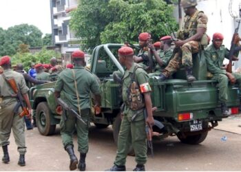 Tentative de coup d’Etat en Guinée : l’aéroport fermé, les vols internationaux suspendus