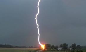 4 Enfants Tués Par La Foudre