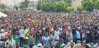 Manifestations contre les sanctions infligées au Mali