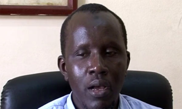 Société : “On ne peut pas être politicien et journaliste”.