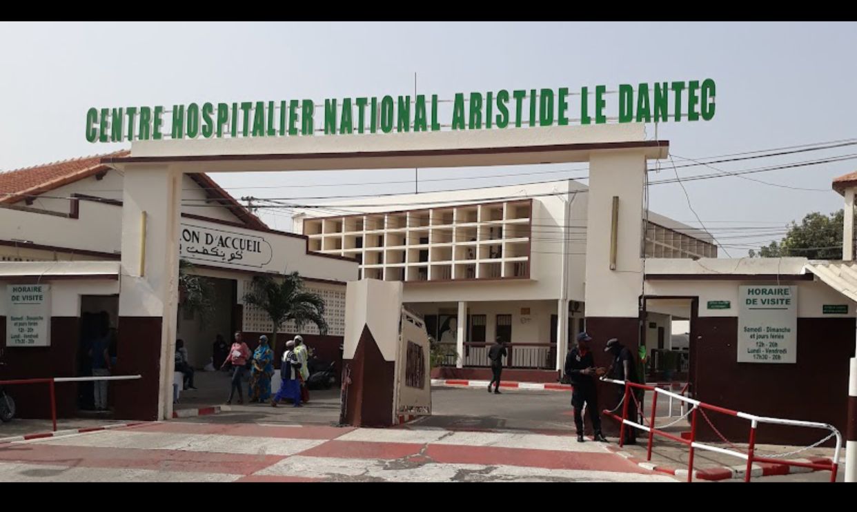 L’Hôpital Aristide le Dantec sur le poids de l’âge.