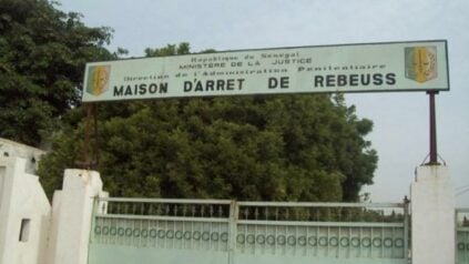 Senegal: 424 détenus libérés après décret présidentiel