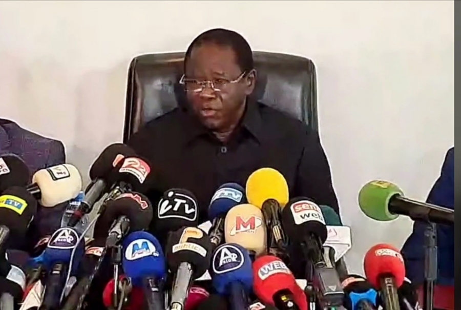 Benno Bokk Yakaar remercie et le félicite  Pape Diop pour “cette belle leçon de patriotisme, courageuse, responsable et utile pour le peuple sénégalais”