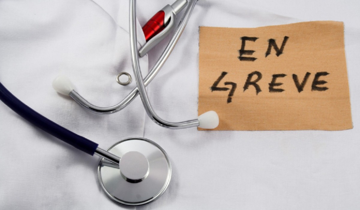 Les blouses blanche de l’hôpital Aristide Le Dantec soupçonnent l’Etat de vouloir liquider l’établissement