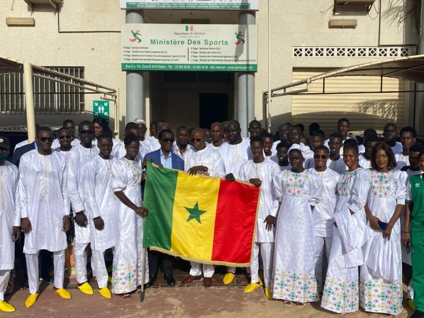 Matar BA a remis le drapeau nationale à la délégation sénégalaise pour les jeux islamique 2022 et charge les athlètes
