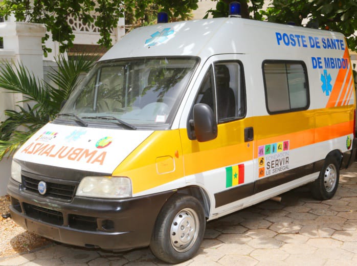 LA FONDATION “SERVIR LE SÉNÉGAL” OFFRE UNE AMBULANCE À LA COMMUNE DE MPAL.
