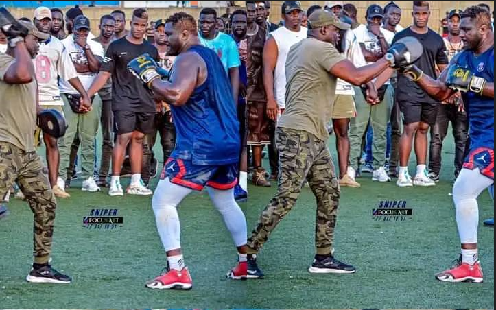 Balla Gaye signe et persiste « Mbeur dootoumeu Yapp Sénégal après ce combat »