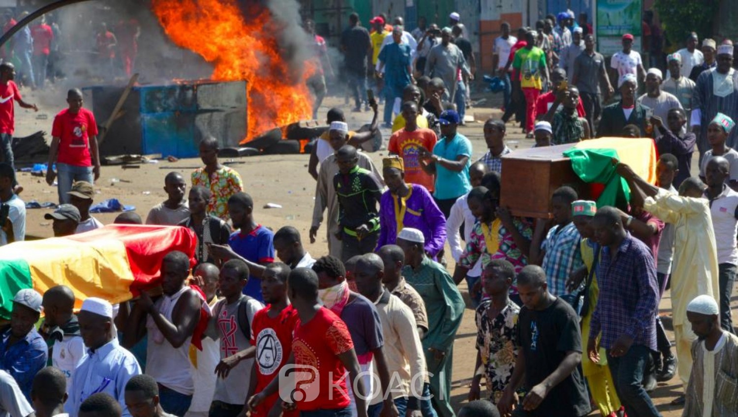 Deux morts lors d’une manifestation à Guinée contre la junte dirigée par Doumbouya 