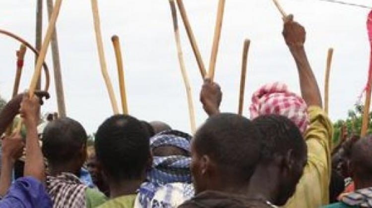 DES AFFRONTEMENTS ENTRE ELEVEURS ET AGRICULTEURS FONT 01 MORT ET 02 BLESSES GRAVES