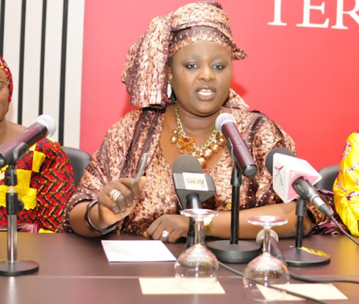 Awa Niang compte porter plainte contre le député Abass Fall et tacle sévèrement Sonko.