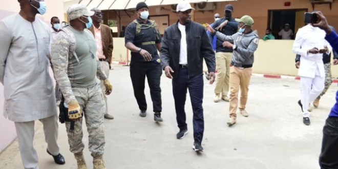 SIX MEMBRES DE LA GARDE RAPPROCHÉE DE OUSMANE SONKO ARRÊTÉS AU TRIBUNAL