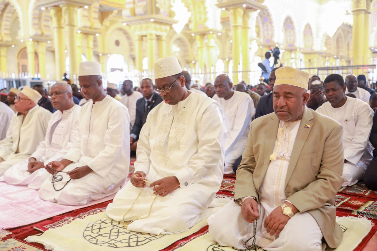 Prière du Vendredi à Massalikou Djinane avec les chefs d’Etat du Sénégal et de l’union des commores