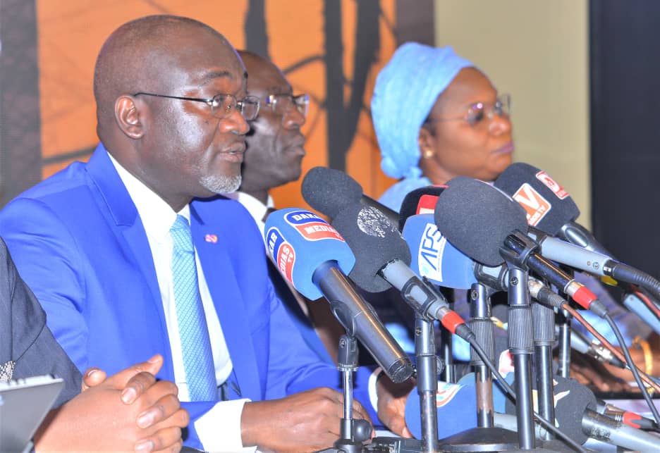 SENELEC SE GLORIFIE DE SES PROGRÈS DE 10 DERNIÈRES ET TANTE DE FAIRE COMPARAISON ENTRE CELLES FAITES EN 52ANS, SOIT LA PÉRIODE (1960 -2012)