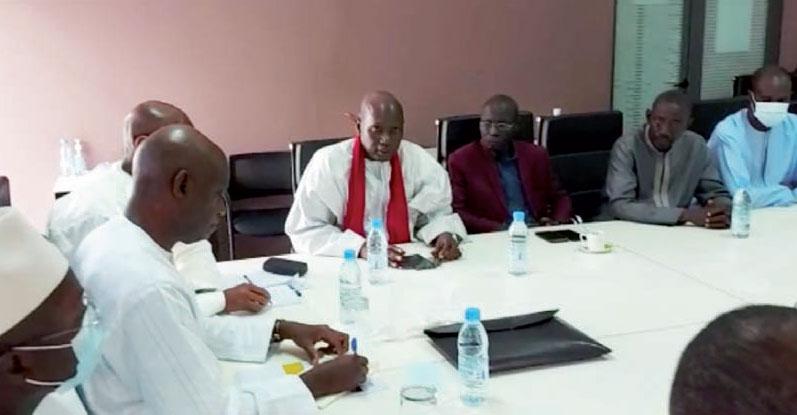 LᾹ, OỦ TOUT EST CHER, GOUVERNEMENT ET ACTEURS DU TRANSPORTS MAINTIENNENT LEUR MOT D’ORDRE.