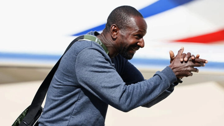 Libération d’Olivier Dubois: le journaliste de retour sur le sol français.