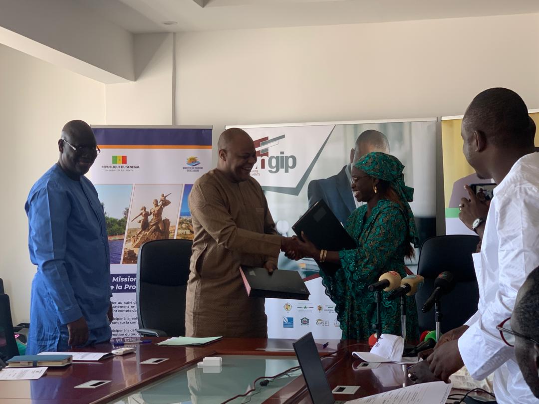 Signature de Convention entre le Ministère du Tourisme et des Loisirs et le FONGIP