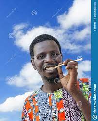 Le Siwak, bâton de bois purifie l’haleine de la biusse, et, sa vente est prospère à Dakar.