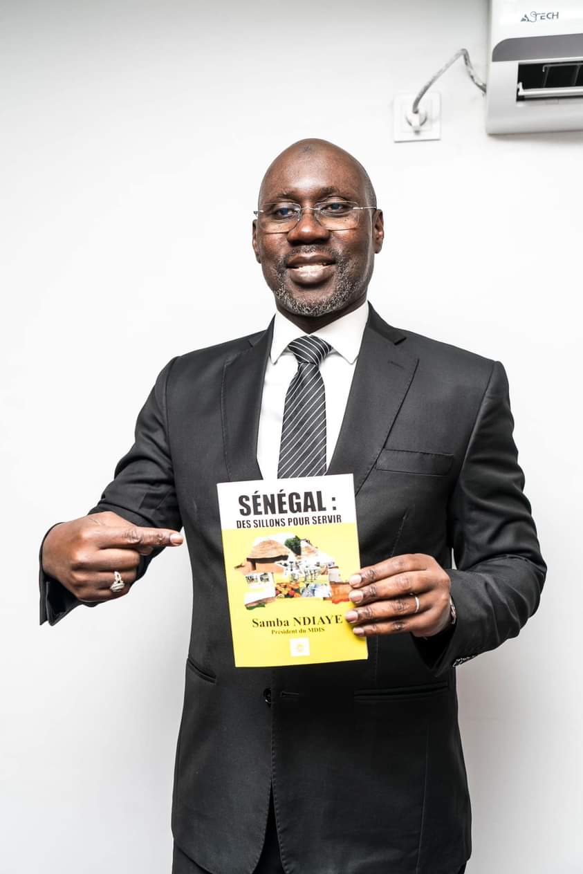 POLITIQUE-Le Directeur des Grands Trains du Sénégal limogé par Macky Sall