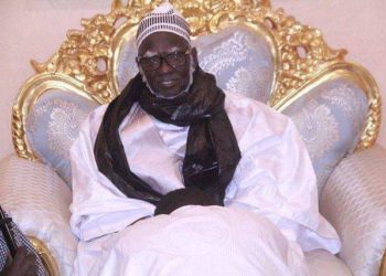 Raser les cheveux des gens, arracher leurs casquett :Le Khalife des mourides Serigne Mountakha Mbacké limite le pouvoir des Baye Fall.