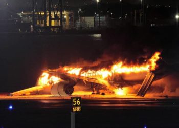 URGENT- Un avion de Japan Airlines explose