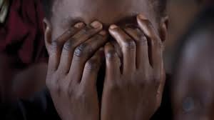 ROCAMBOLESQUE MŒURS : UN BATTEUR DE TAM TAM ARRÊTÉ ET INCULPÉ POUR VIOL SUR SA NIÈCE DE 10 ANS