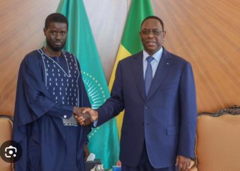 ACTUALITÉ-Le tout nouveau Président Bassirou Diomaye reçu au Palais par Macky Sall