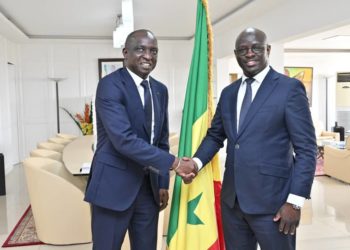 Cérémonie de passation de service entre Monsieur Mamadou Moustapha BA et Monsieur Cheikh DIBA .