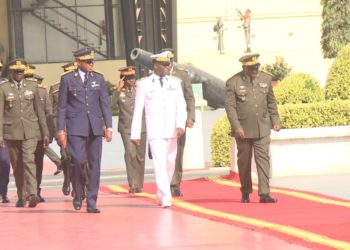 Première sortie du ministre des forces armées: Birame Diop est rassuré par les présentations faites.