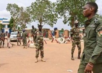NIGER: AU MOINS 15 SOLDATS NIGÉRIENS TUÉS DANS DES COMBATS CONTRE DES TERRORISTES PRÈS DU BURKINA FASO