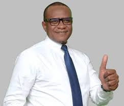 L’ancien Ministre Lat Diop libéré mais interdit de sortir du territoire