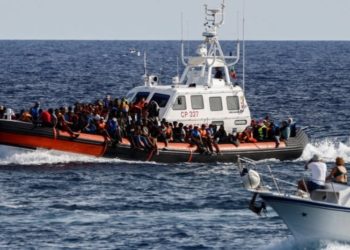 Naufrage d’un bateau de migrants au large de l’Italie, 20 personnes au moins portées disparues