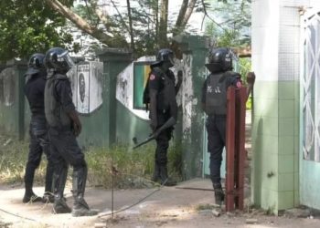 [Vidéos] UNIVERSITÉ ASSANE SECK DE ZIGUINCHOR LES HOSTILITÉS ENTRE ÉTUDIANTS ET FORCES DE L’ORDRE ONT REPRIS