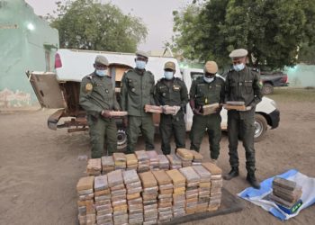 210 plaquettes de cocaïne pure d’un poids total de 235kg, pour une contrevaleur totale de la drogue est estimée à dix-huit milliards huit cent millions (18 800 000 000) de francs CFA.