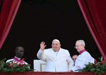 Le pape exhorte les peuples à «faire taire les armes»