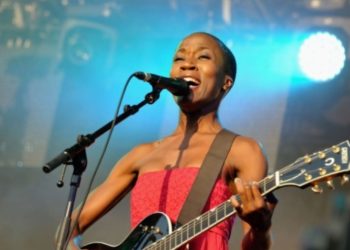 Mali-La chanteuse Rokia Traoré écrouée en Belgique avant son procès.