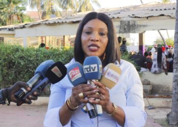 560 cadeaux distribués à Mbour par la maman Thérèsa des enfants madame Thiam zaïnab Salomon.