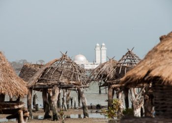 CULTURE ET DIVERTISSEMENT                                         La Reine du Royaume Fasna Fadiouth
