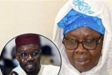 Un Homme armé s’invite chez Ousmane Sonko et s’attaque à sa famille